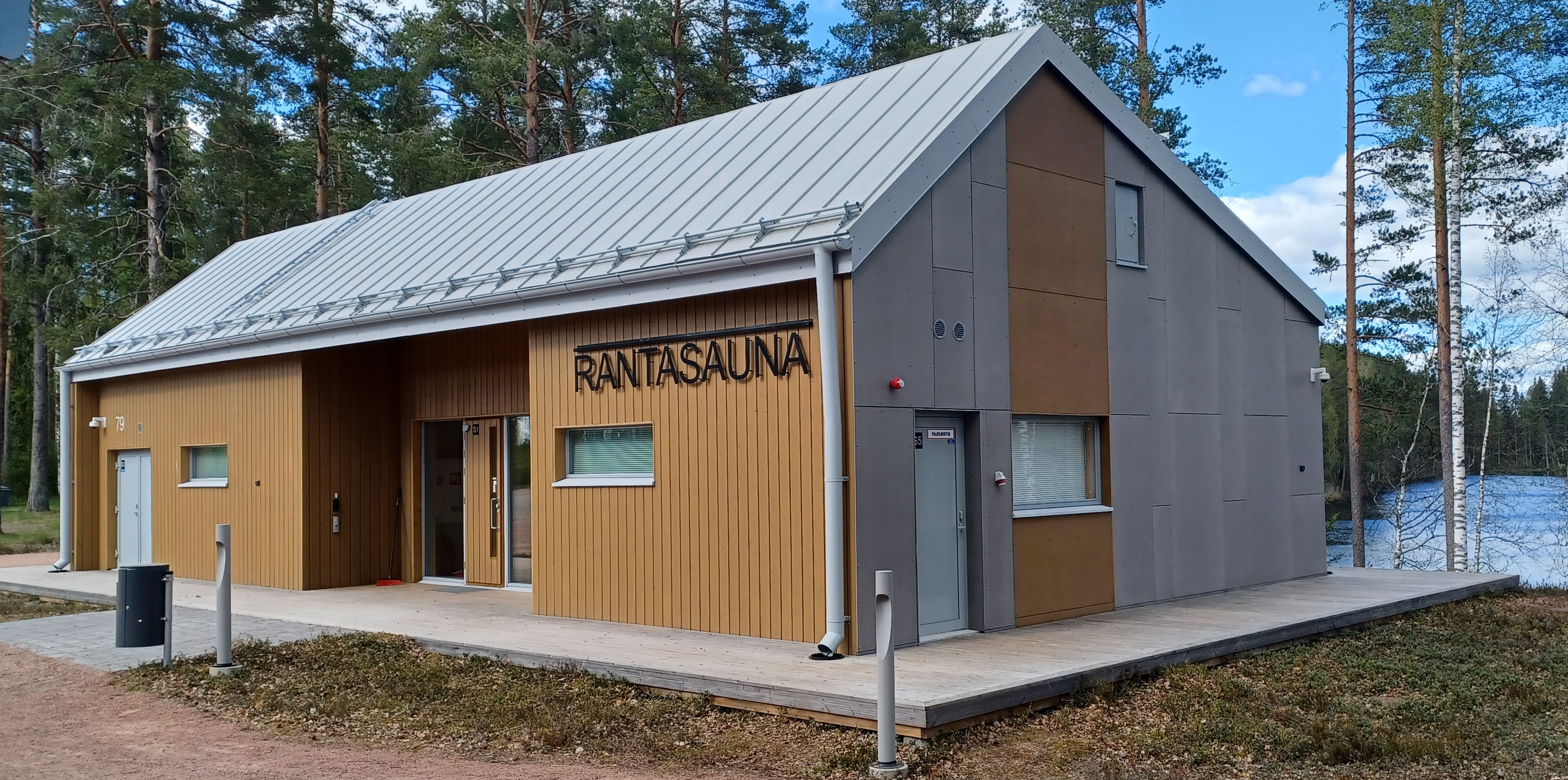 Saunarakennus ulkoa