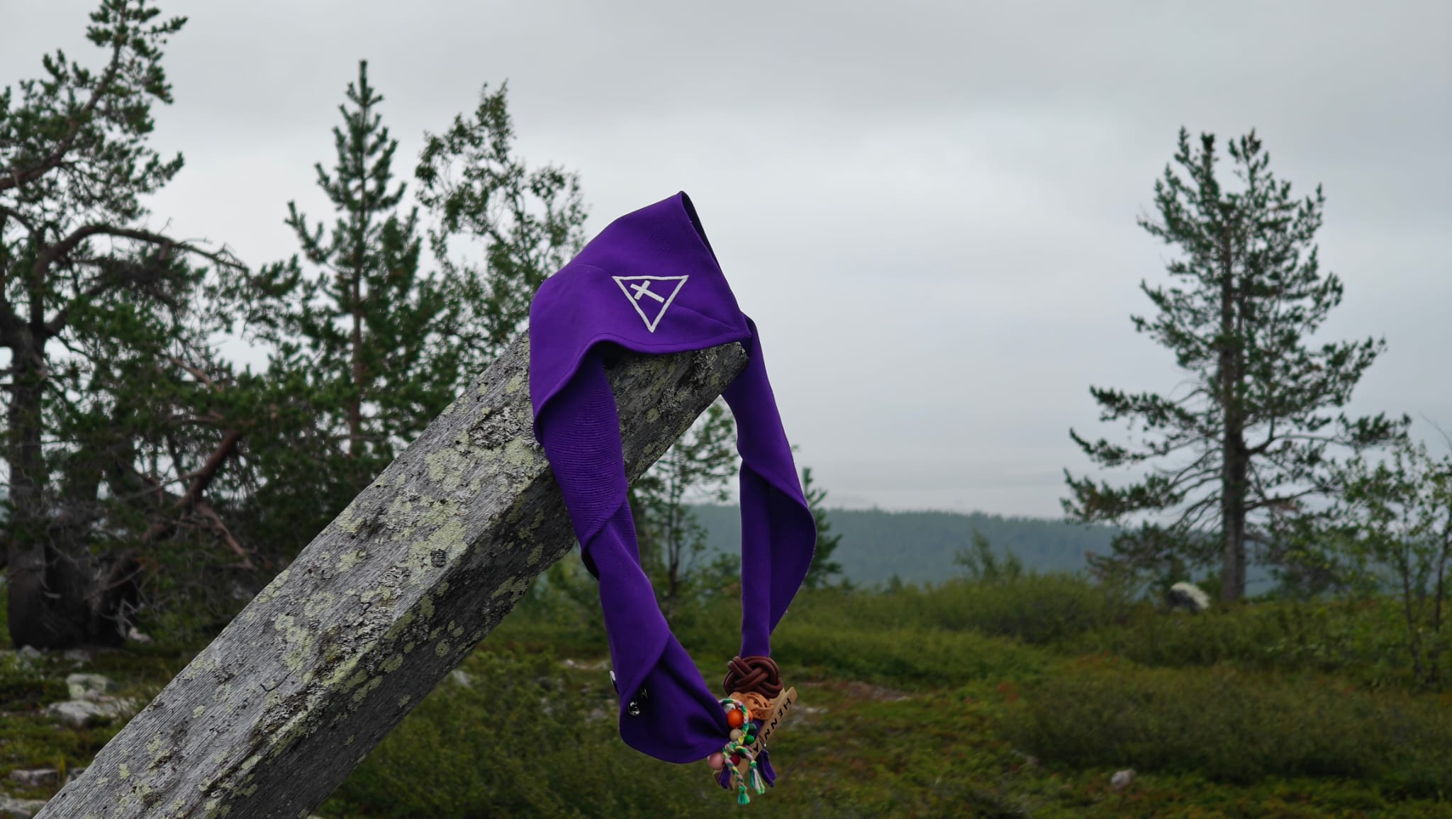 Partiohuivi oksannokassa